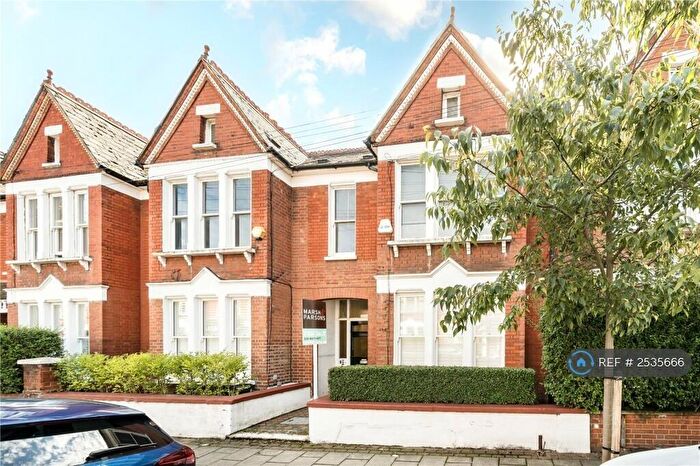 2 Bedroom Flat To Rent In Yukon Road, London, SW12