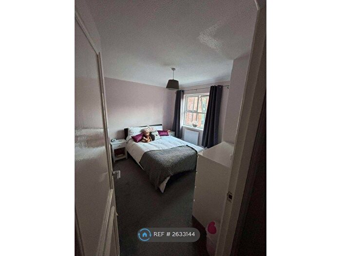 1 Bedroom Flat To Rent In Rochdale House, Manchester, M15
