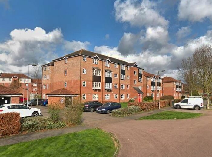 2 Bedroom Flat To Rent In Fisher Close, Enfield, EN3