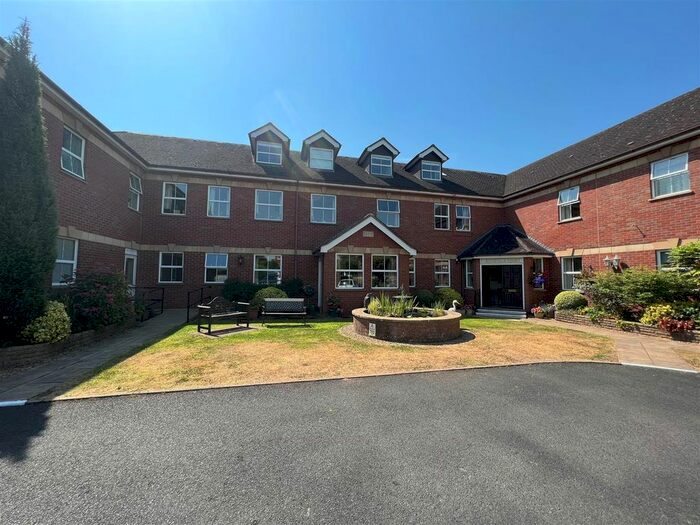 1 Bedroom Flat To Rent In Barnards Green Road, WR14