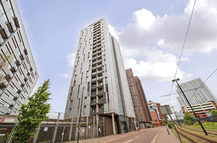 2 Bedroom Flat For Sale In The Quays, Salford, Greater Manchester, M50