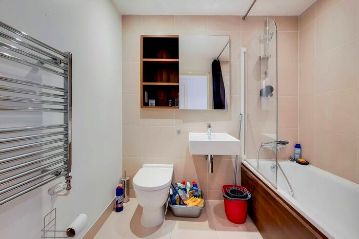 1 Bedroom Flat To Rent In Royal Carriage Mews, Woolwich, London, SE18
