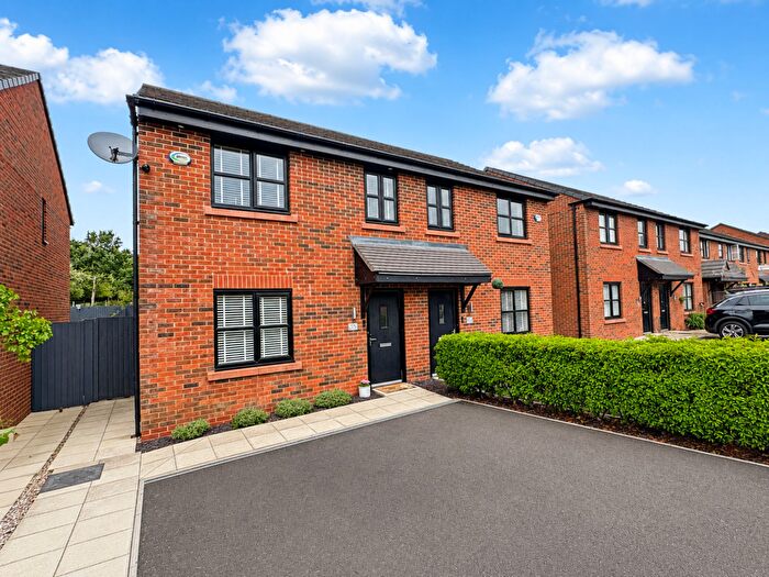 3 Bedroom Semi Detached House For Sale In Borsdane Way, Westhoughton, BL5