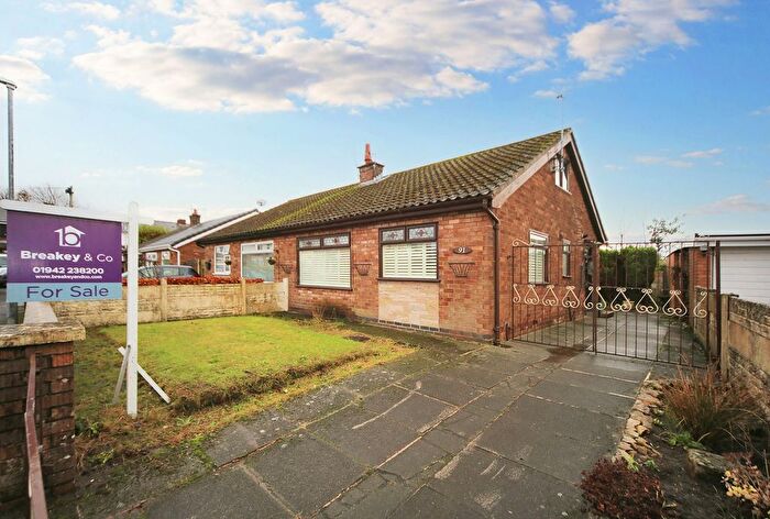 2 Bedroom Semi Detached Bungalow For Sale In Blakehall, Skelmersdale, WN8