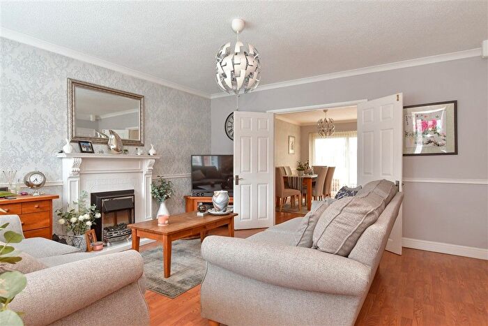 3 Bedroom Detached House For Sale In St. John's Way, Rochester, Kent, ME1