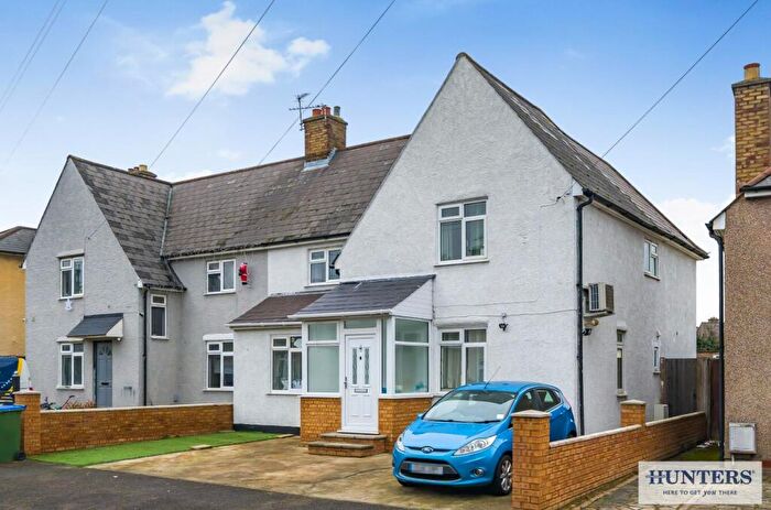 5 Bedroom Semi-Detached House For Sale In Olyffe Avenue, Welling, DA16