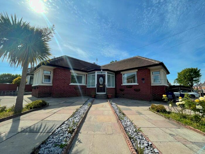 2 Bedroom Bungalow To Rent In Newton Drive East, Blackpool, Lancashire, FY3