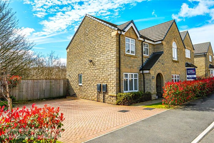 4 Bedroom Detached House For Sale In Forest Court, Birchencliffe, Huddersfield, HD2