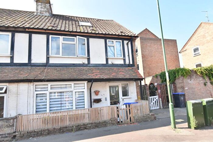 4 Bedroom End Of Terrace House To Rent In St. Aubyns Road, Fishersgate, BN41