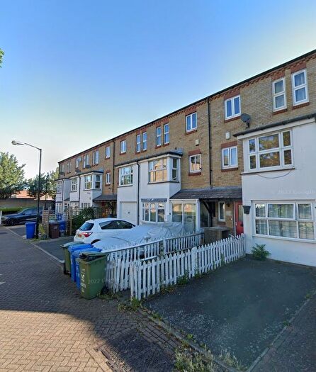 5 Bedroom Terraced House To Rent In Keats Close, Bermondsey, SE1