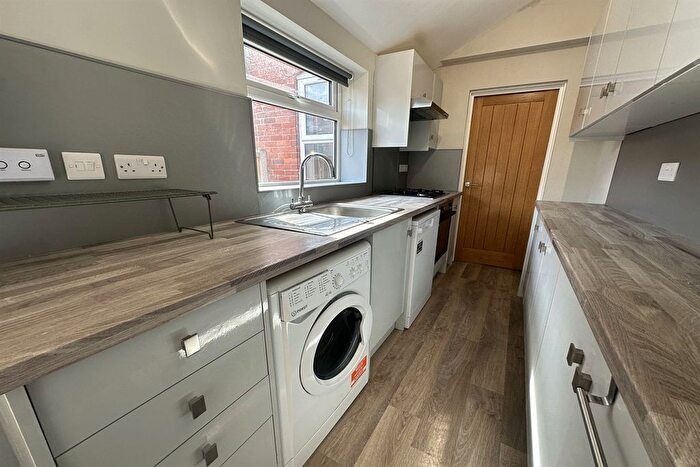 2 Bedroom Terraced House To Rent In Hawthorne Grove, Beeston, NG9