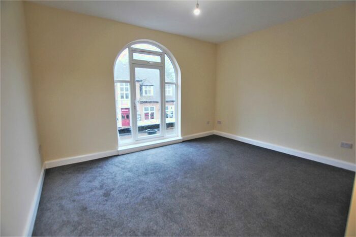 3 Bedroom Flat To Rent In Percival Road, Enfield, EN1