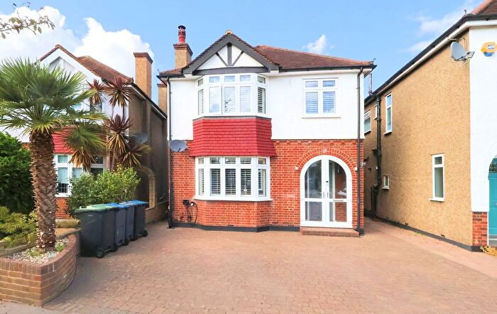 3 Bedroom Detached House For Sale In Graham Close, Shirley, CR0