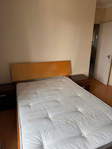 4 Bedroom Flat To Rent In Windsor Street, London, N1