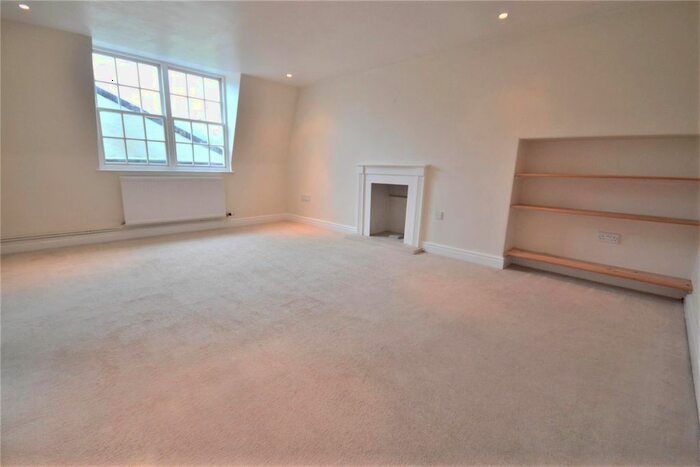 2 Bedroom Flat To Rent In Sydney Place, Bath, Somerset BA2