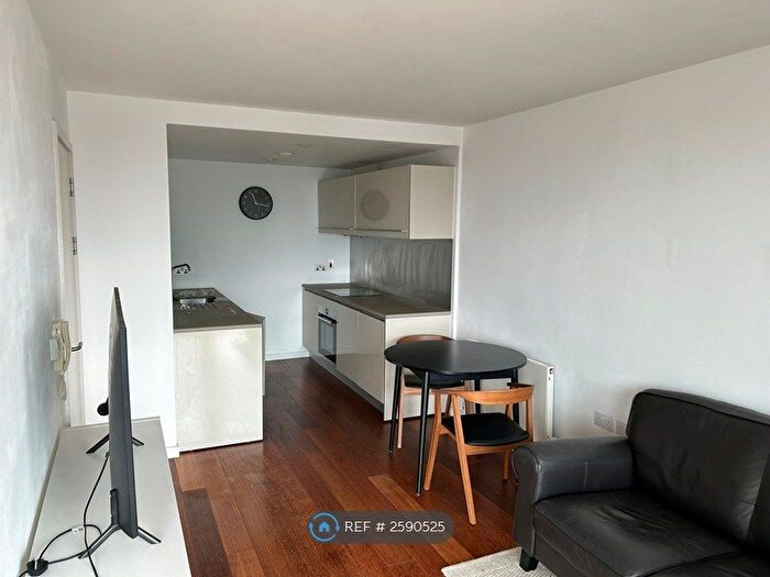 1 Bedroom Flat To Rent In Beetham Tower, Manchester, M3