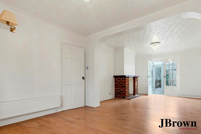 3 Bedroom Semi-Detached House To Rent In Wallace Road, Grays, Essex RM17