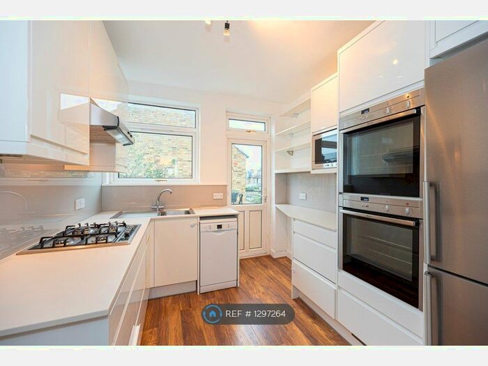 3 Bedroom Maisonette To Rent In Abbey Road, London SW19