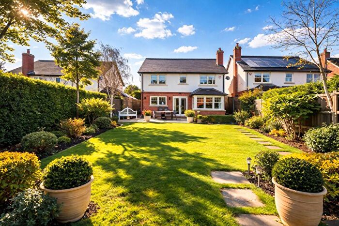 4 Bedroom Detached House For Sale In Vicarage Causeway, Hertford Heath, SG13