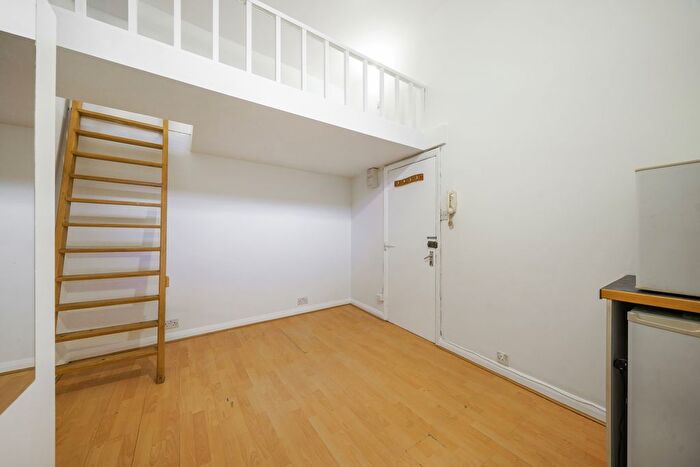 Studio To Rent In Fulham Palace Road, London, W6