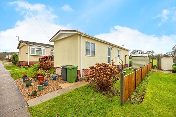 2 Bedroom Park Home For Sale In Broadway Park, The Causeway, Petersfield, Hampshire, GU31