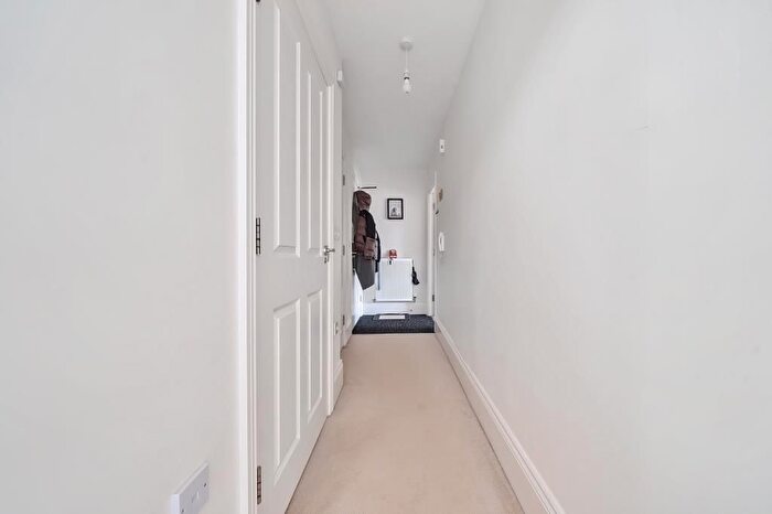 1 Bedroom Flat For Sale In Newbury, Berkshire, RG14