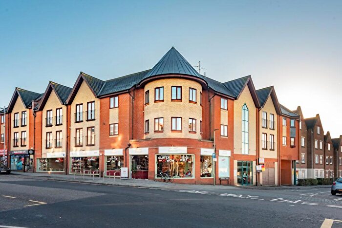 2 Bedroom Apartment For Sale In New High Street, Headington, OX3