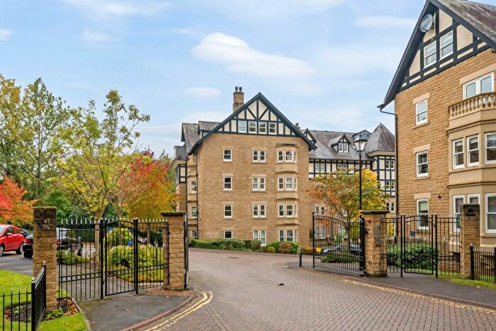 2 Bedroom Flat For Sale In Cornwall House, Portland Crescent, Harrogate, North Yorkshire, HG1
