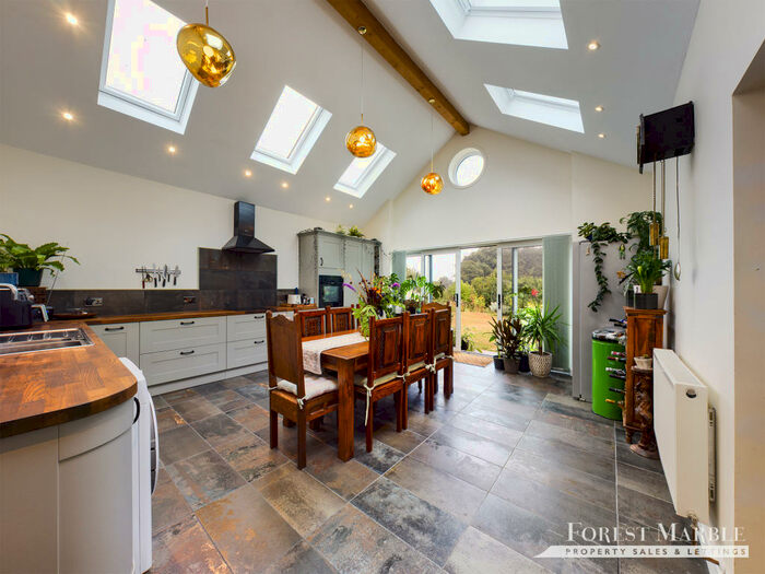 4 Bedroom Detached Bungalow For Sale In High Street, Maiden Bradley, BA12