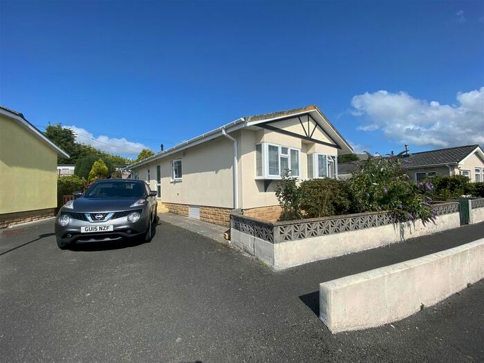 2 Bedroom Mobile/park Home For Sale In Goonavean Park, Foxhole, St. Austell, PL26