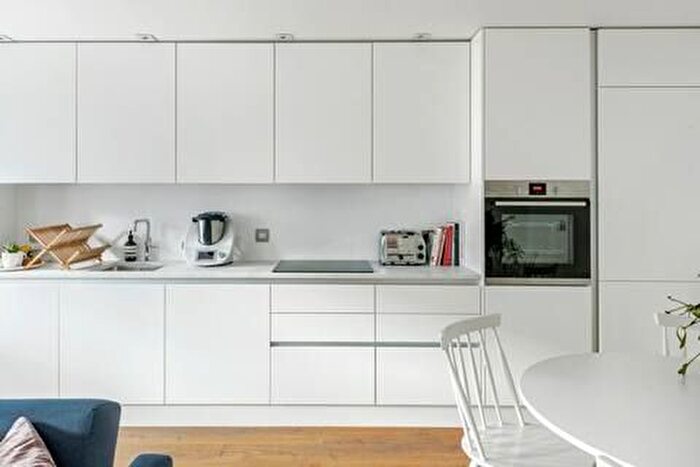 1 Bedroom Flat To Rent In New Marchants Passage, Bath, BA1