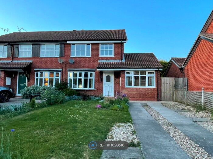 4 Bedroom Semi-Detached House To Rent In Skelmerdale Way, Earley, Reading, RG6