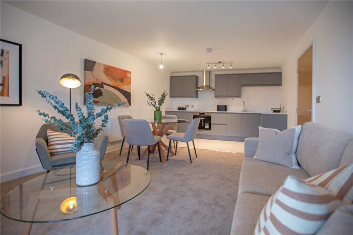 2 Bedroom Apartment For Sale In Harbour Crescent Apt, Portishead, Bristol, Somerset, BS20