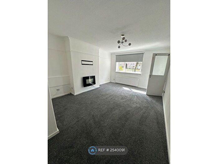 2 Bedroom Flat To Rent In Croft Road, East Kilbride, Glasgow, G75