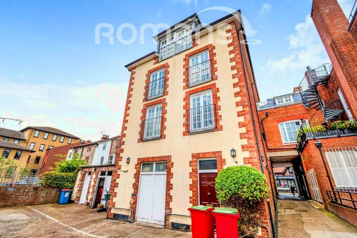 2 Bedroom Apartment To Rent In Jewry Street, Winchester, SO23