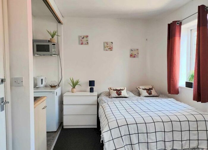 Studio To Rent In Walsall Road, Darlaston, WS10