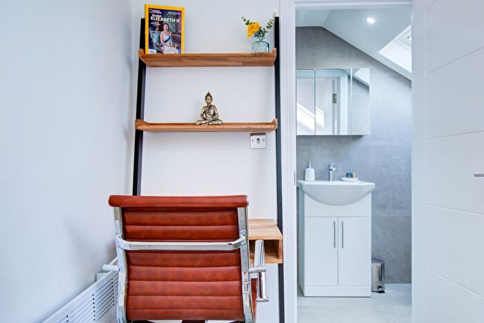 1 Bedroom Flat To Rent In Aslett Street, London, SW18