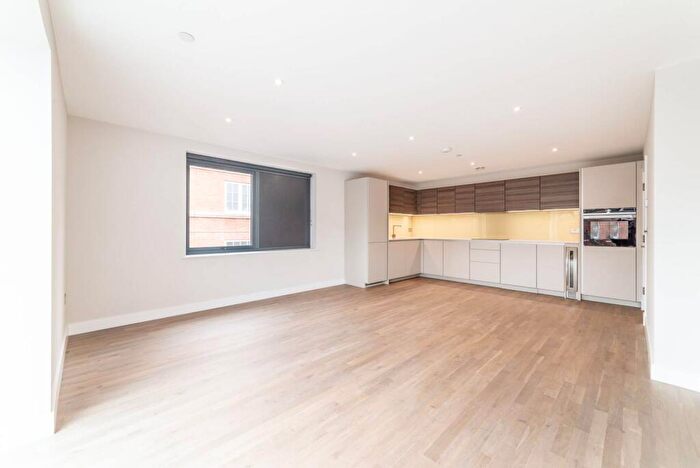 2 Bedroom Flat To Rent In Finchley Road, Hampstead, London, NW3