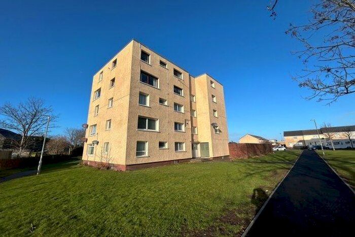 2 Bedroom Flat To Rent In Pleasantfield Road, Prestwick, KA9