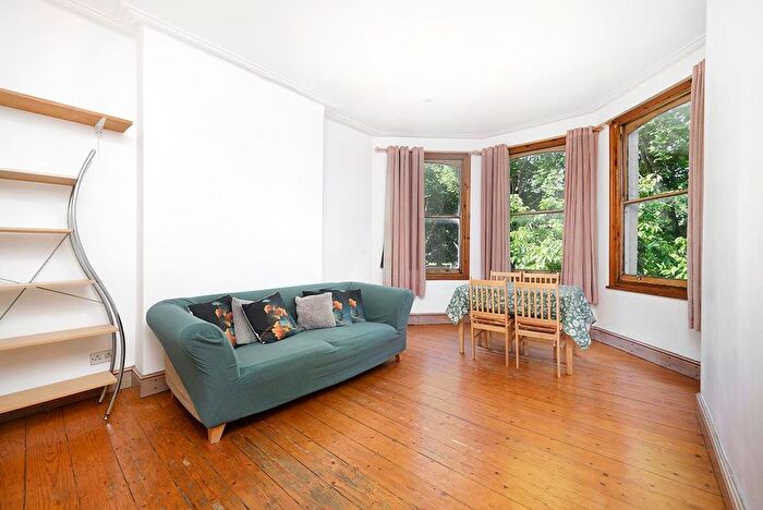 1 Bedroom Flat To Rent In West Green Road, London, N15