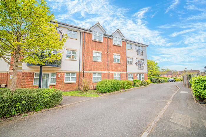 2 Bedroom Apartment For Sale In Camborne Close, Bishopstoke, Eastleigh, SO50