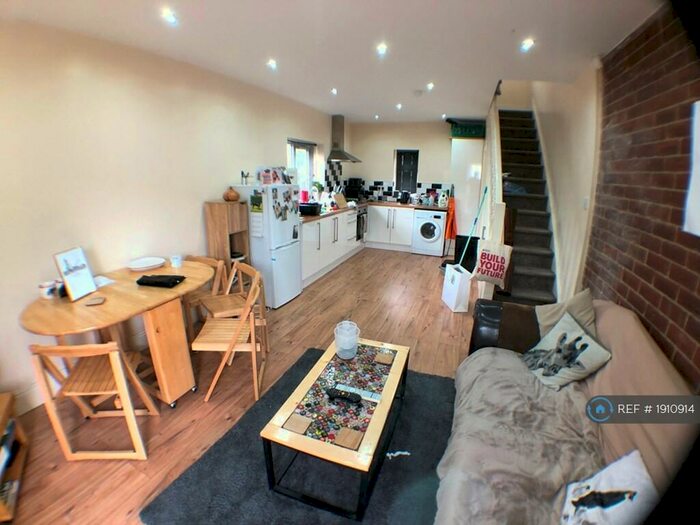 1 Bedroom End Of Terrace House To Rent In Kelso Gardens, Leeds, LS2