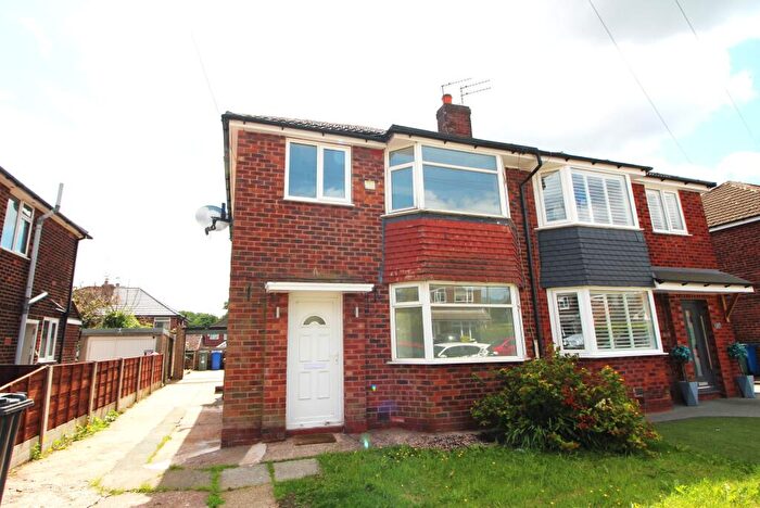3 Bedroom Semi-Detached House To Rent In Crossfield Street, Bury, BL9