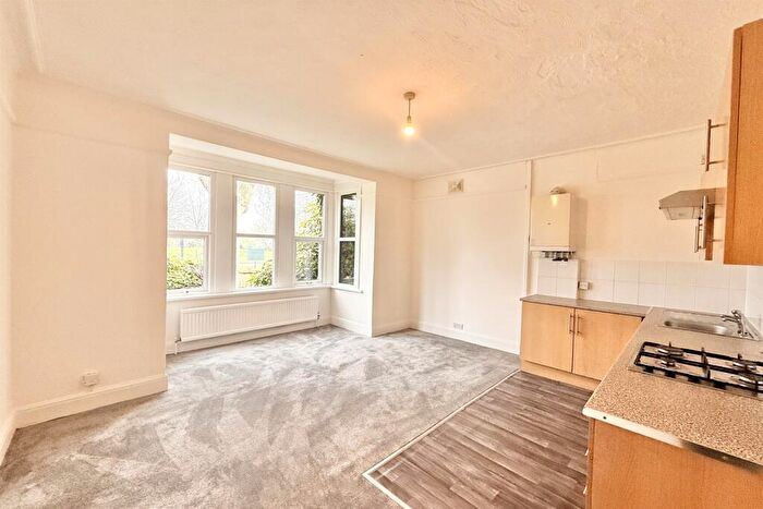 1 Bedroom Flat To Rent In Victoria Avenue, Southend-on-Sea, SS2