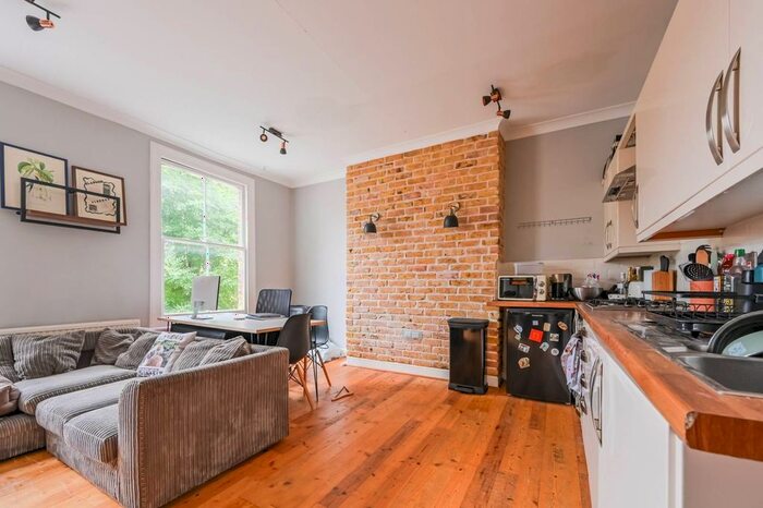 1 Bedroom Flat For Sale In Southwold Road, Clapton, London, E5