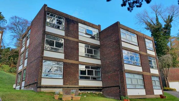 2 Bedroom Apartment To Rent In Whyteleafe, Surrey, CR3