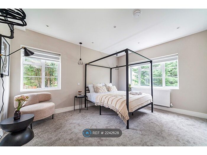 2 Bedroom Flat To Rent In The Avenue, Wembley, HA9