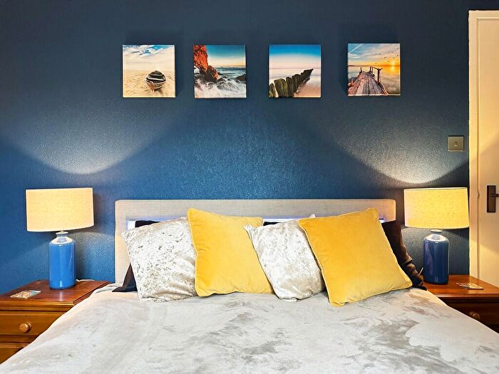 1 Bedroom Flat To Rent In Ragees Road, Kingswinford, West Midlands, DY6