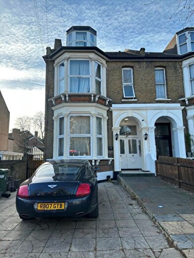 1 Bedroom Flat To Rent In Fairlop Road, London, E11
