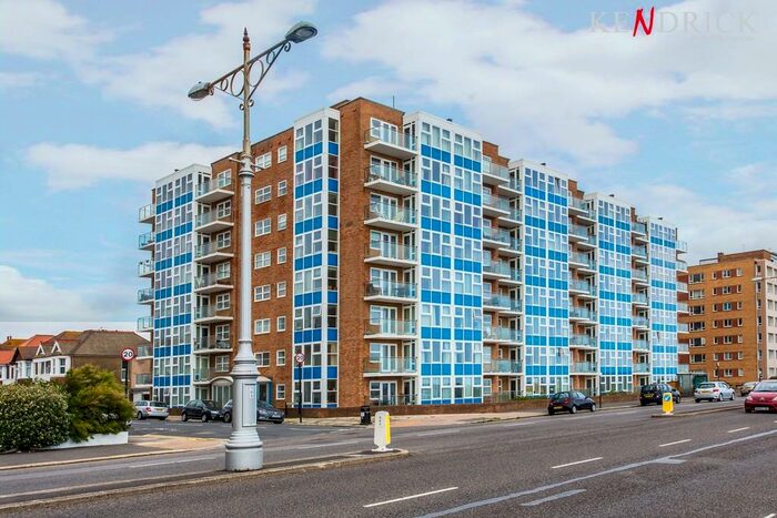 3 Bedroom Flat To Rent In Channings, Hove, BN3